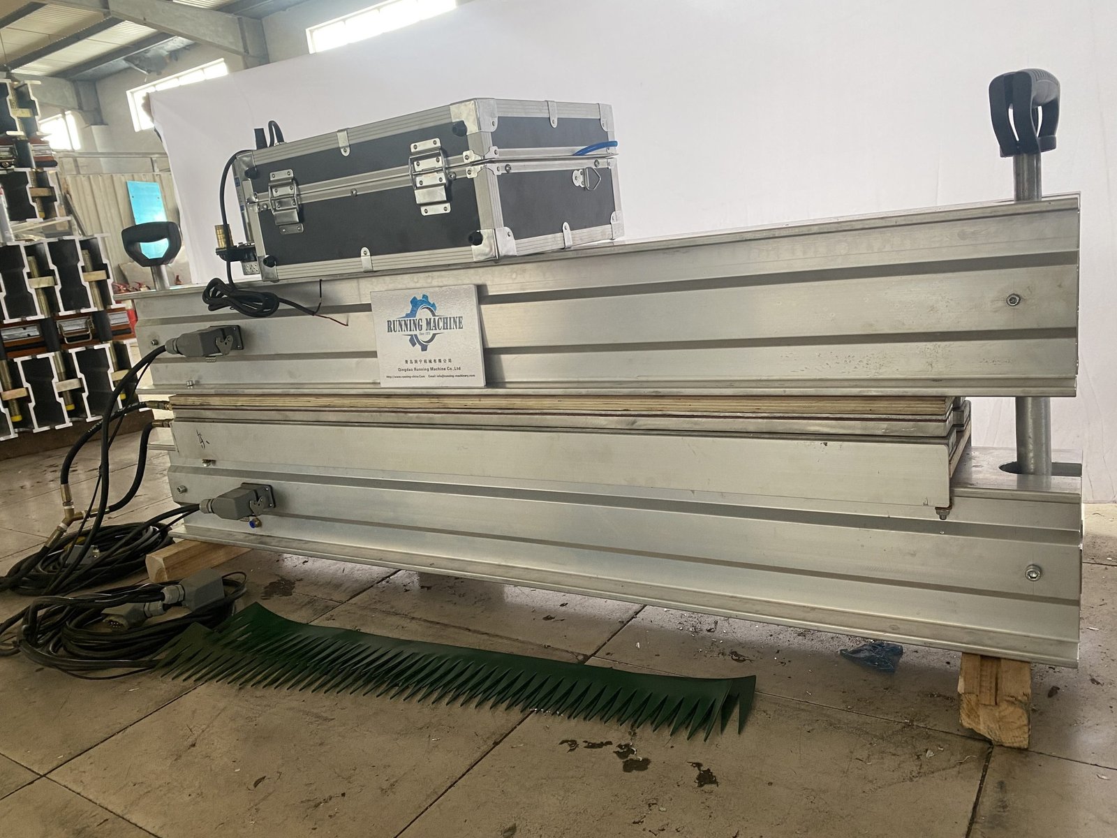 Representative equipment image for Water-Cooled Conveyor Belt Vulcanizer