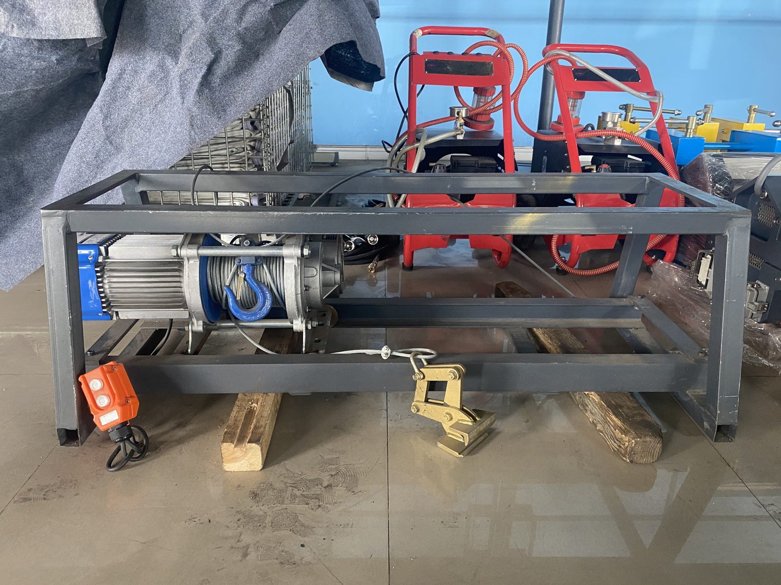 Representative equipment image for Heavy Duty Conveyor Belt Vulcanizer with Sectional Aluminum Heating Platen