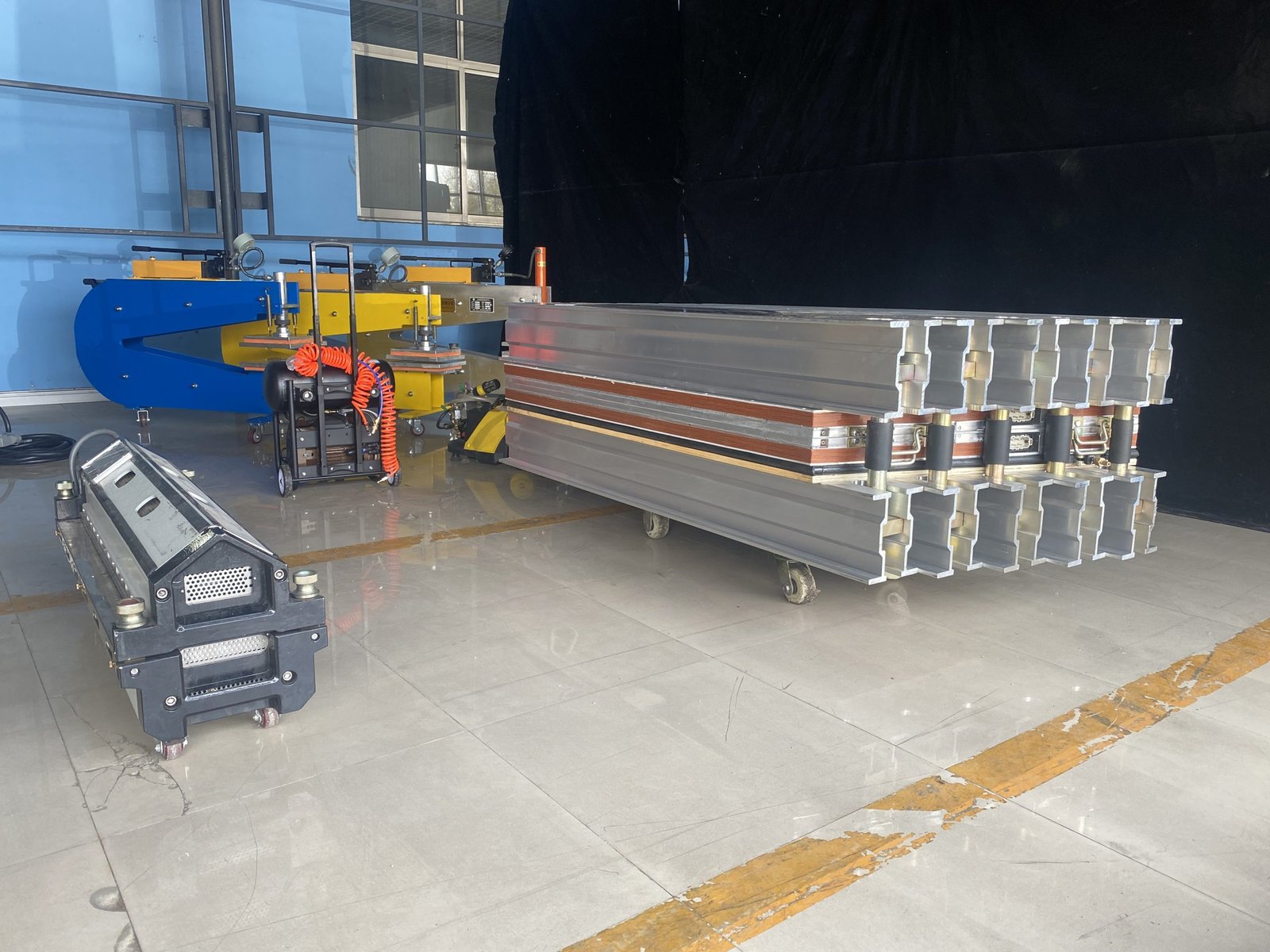 Representative equipment image for Explosion-Proof Conveyor Belt Vulcanizing Press