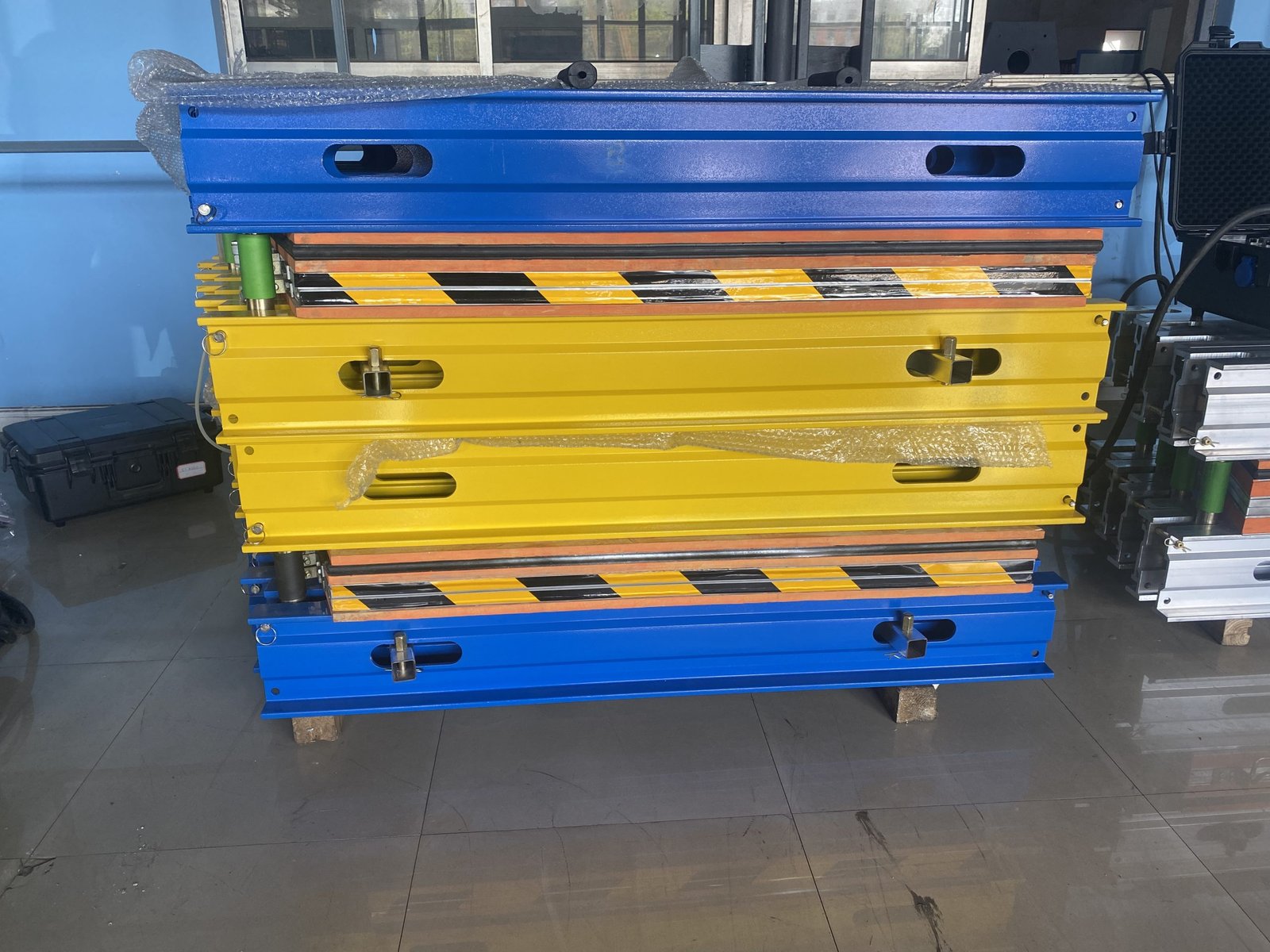 Representative equipment image for Portable Sectional Conveyor Belt Vulcanizing Press
